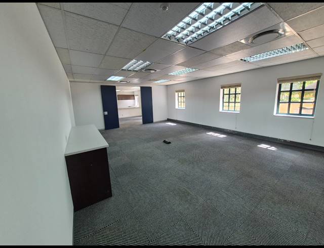 499M² OFFICE TO LET IN SUNNINGHILL